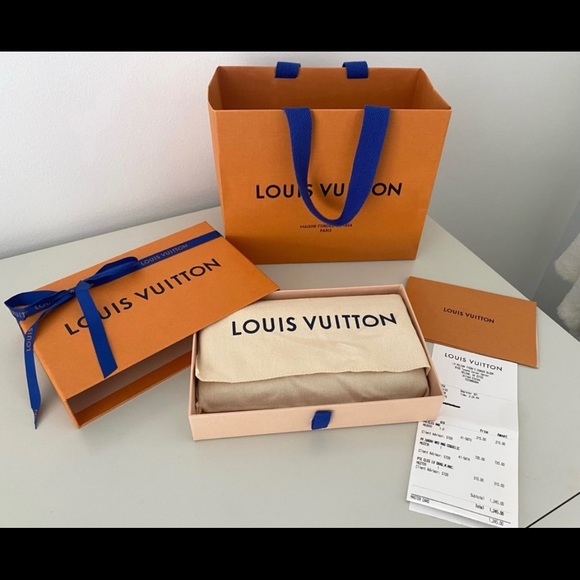 Authentic Louis Vuitton Sarah Wallet - Picture 10 of 11